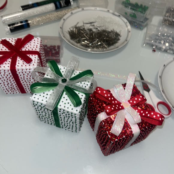 Sequin and glass seed neeldle Beads ornaments Christmas tree - Picture 9 of 10